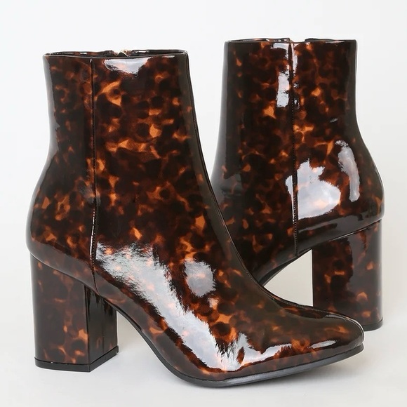 Lulu's Tortoise Shell Ankle Boots - Picture 3 of 9